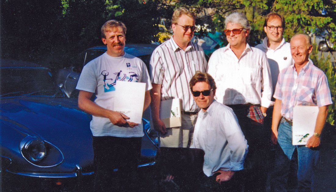 Styret 1993: Fra venstre Jon S. Holtet, Henning Lund, Hans Knubel, Tore Leknesund, Eyolf Hanssen, foran Stephan "Catscatter" Werner.
