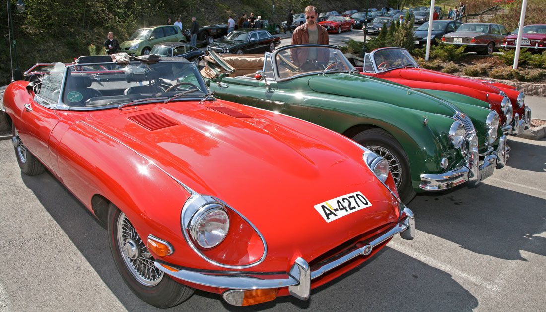 Jaguar E-type Serie 2 i godt selskap på Vårmønstringen i 2007.